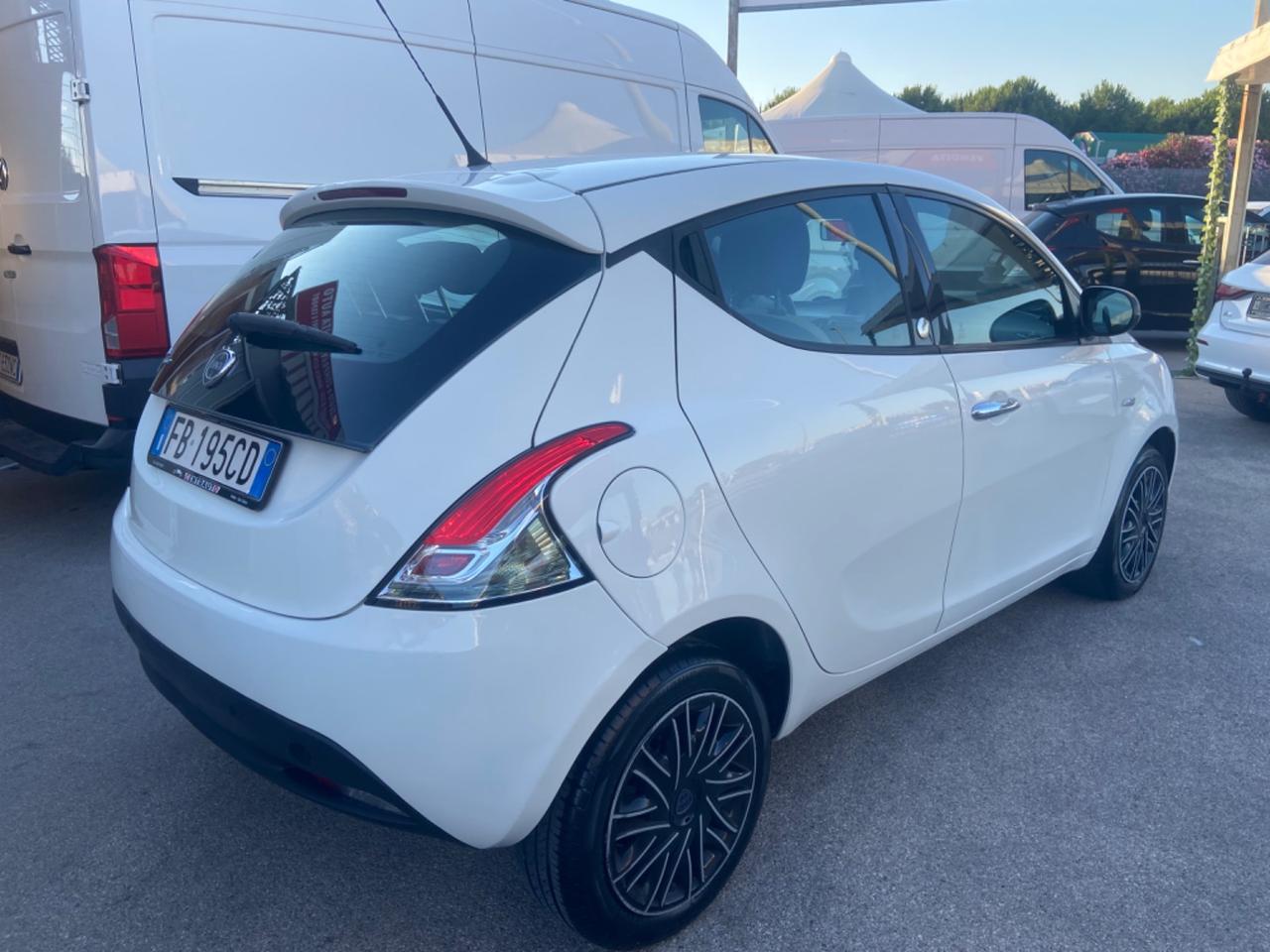Lancia Ypsilon 1.2 69CV GPL/BENZ 2016 GARANZIA12