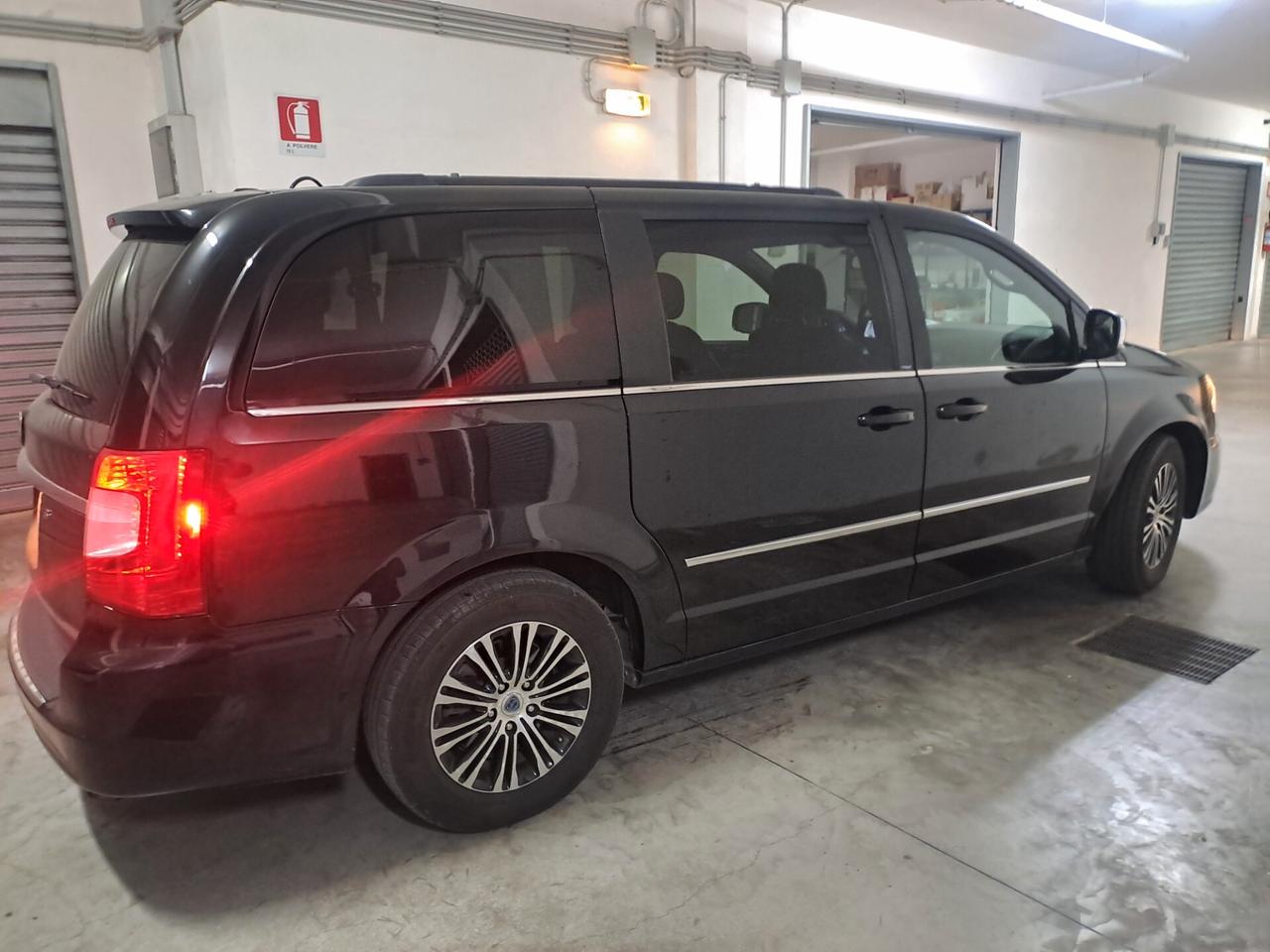 Lancia Voyager 2.8 Turbodiesel S 177 CV