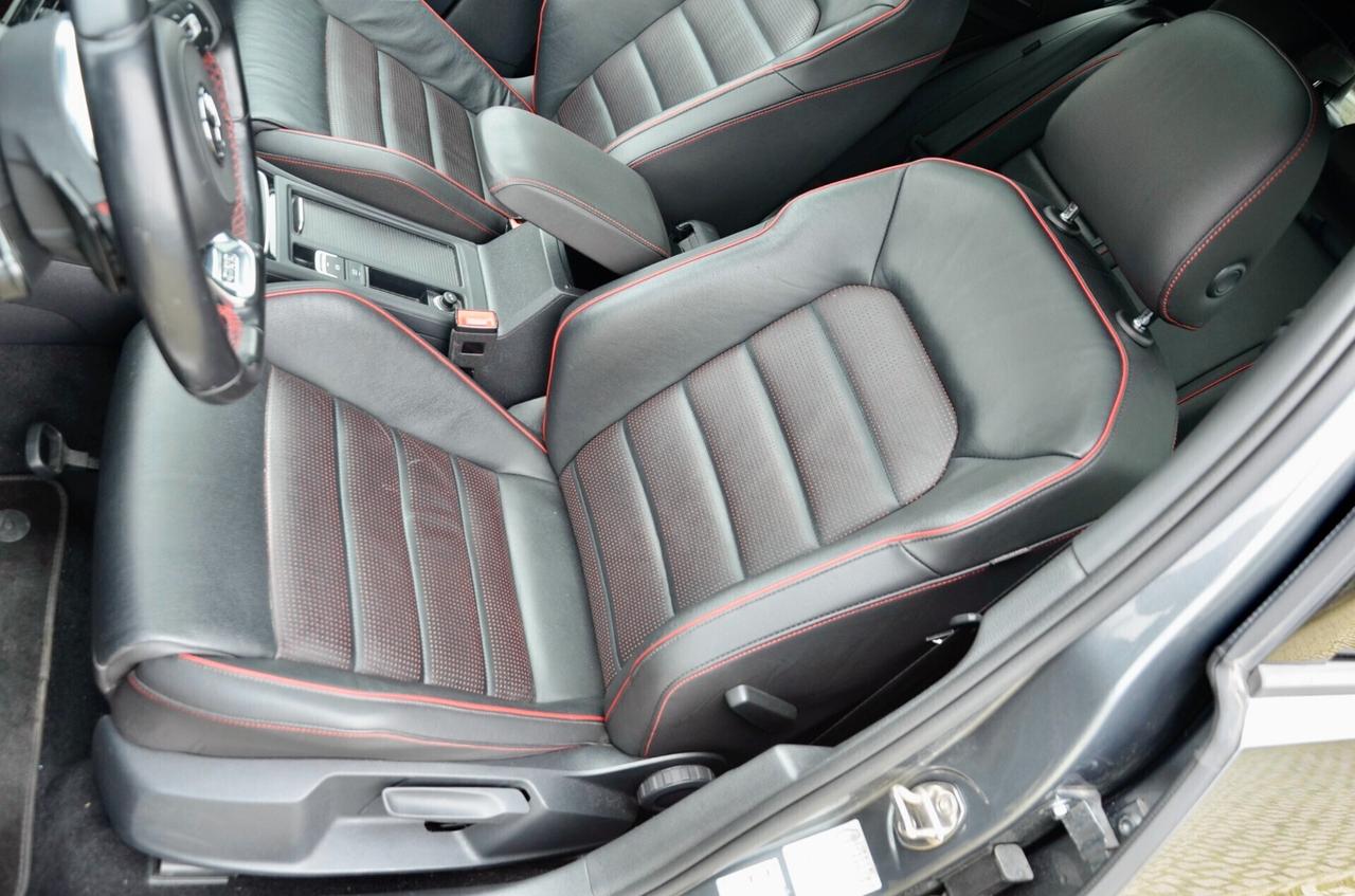 VOLKSWAGEN GOLF 7.5 GTI PERFORMANCE 2.0 TSI 245cv DSG, SERVICE CON FATTURE, TETTO, DCC, FULL PELLE, FARI FULL LED, 19", PERMUTE