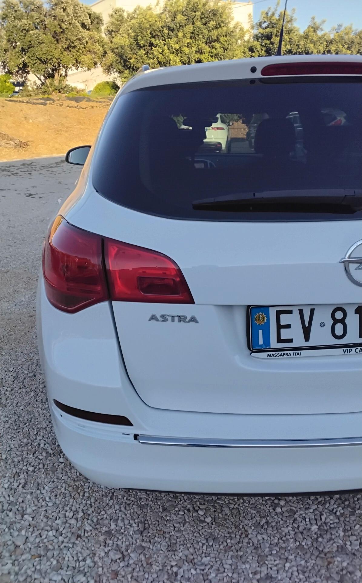 Opel Astra 1.4 Turbo 140CV Sports Tourer GPL Tech Cosmo