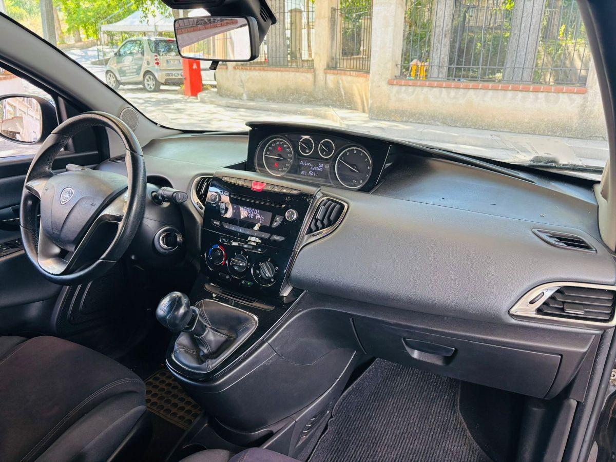 Lancia Ypsilon 1.2 70cv 5 porte Gold Neop.Ok