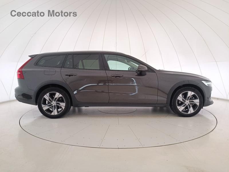 Volvo V60 2.0 B4 Plus AWD automatico