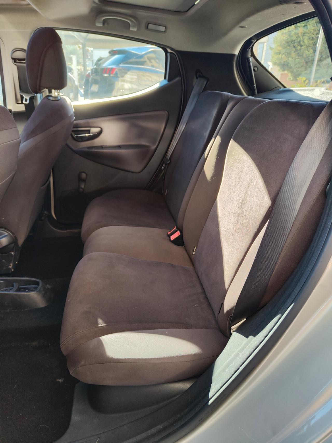 Lancia Ypsilon 1.2 69 CV 5 porte S&S Gold