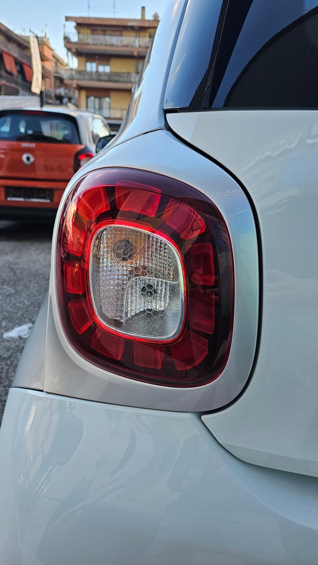 Smart Forfour 70 1.0 twinamic Passion NAV RETROCAM SENSORI CARVERTICAL OK