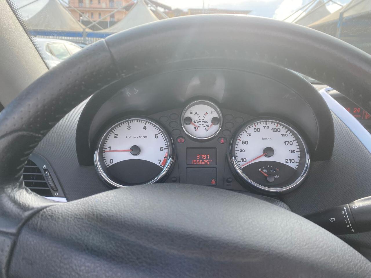 Peugeot 207 1.6 VTi 120CV CC Féline