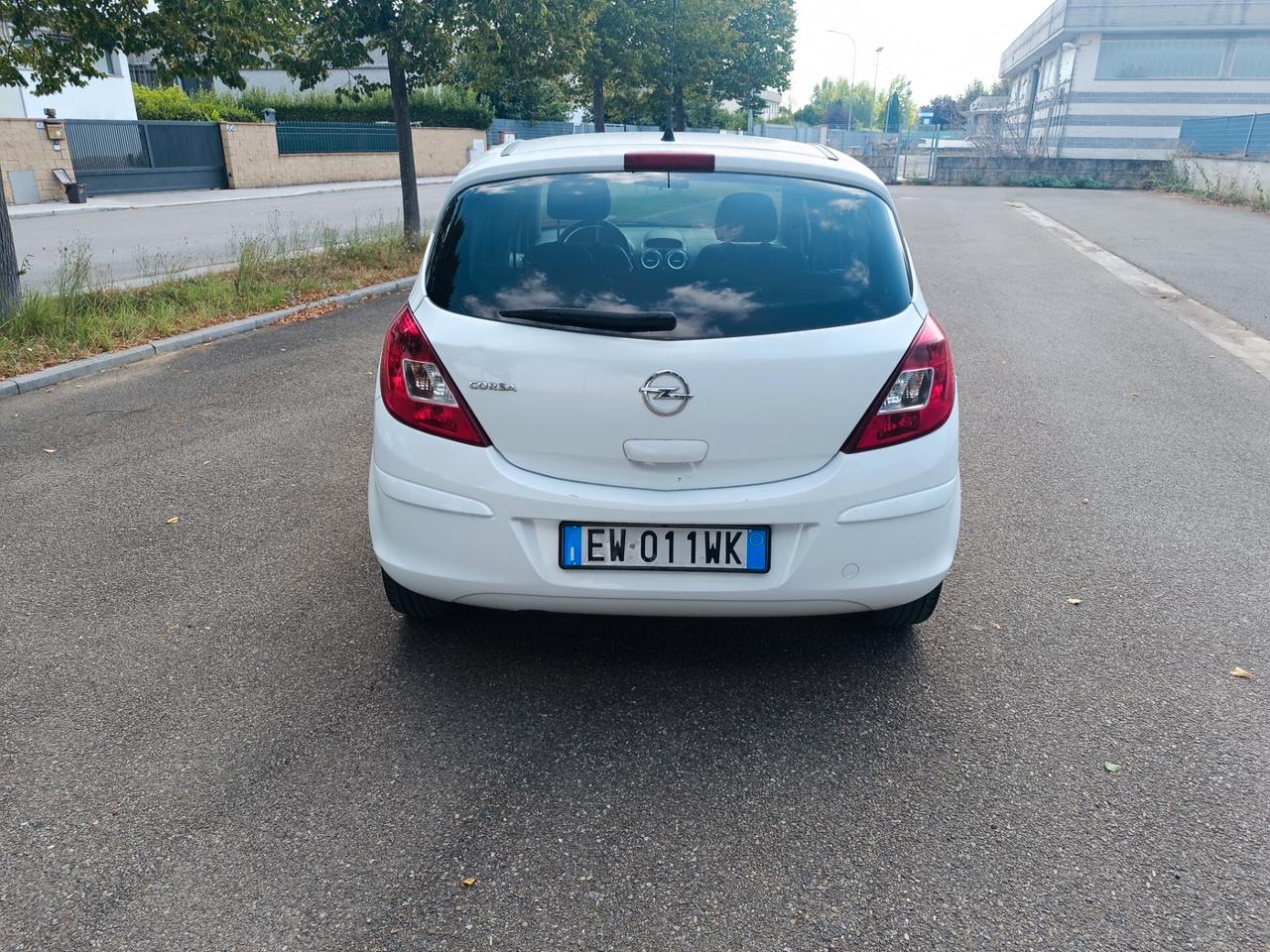 Opel Corsa 1.2 5 porte GPL del 14 NEOPATENTATI