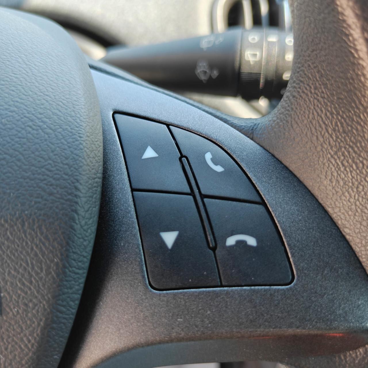 Lancia Ypsilon 1.0 Bz 70 Cv Hybrid Silver