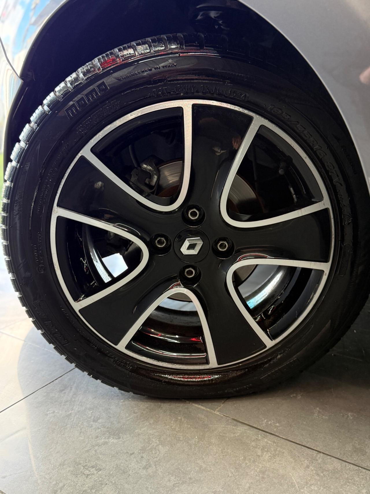 Renault Clio 1.5 dCi 75CV Costume National 2014