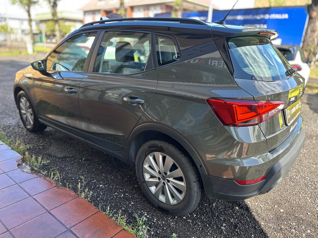 Seat Arona 95cv bi-color retrocamera PREZZO VERO