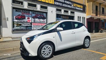 Toyota Aygo Connect 1.0 72 CV 5 porte x-play