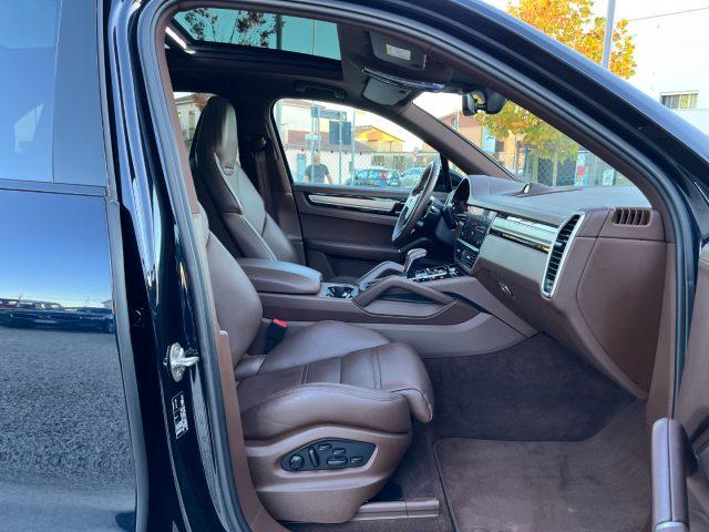 PORSCHE Cayenne 3.0 V6 E-Hybrid Platinum Edition *ASSE POST. STER