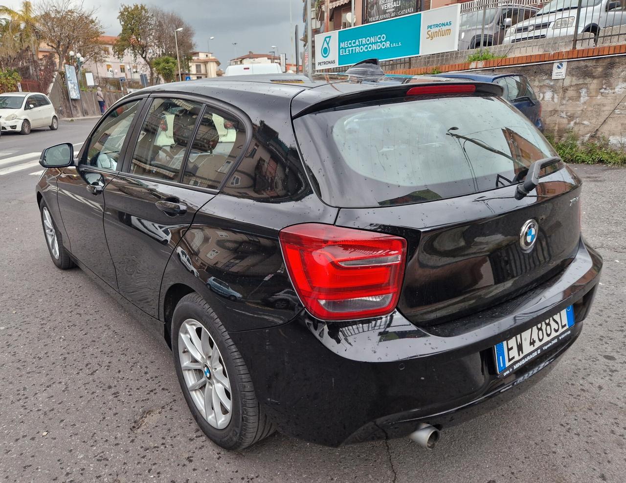 Bmw 116 116d 5p. Urban