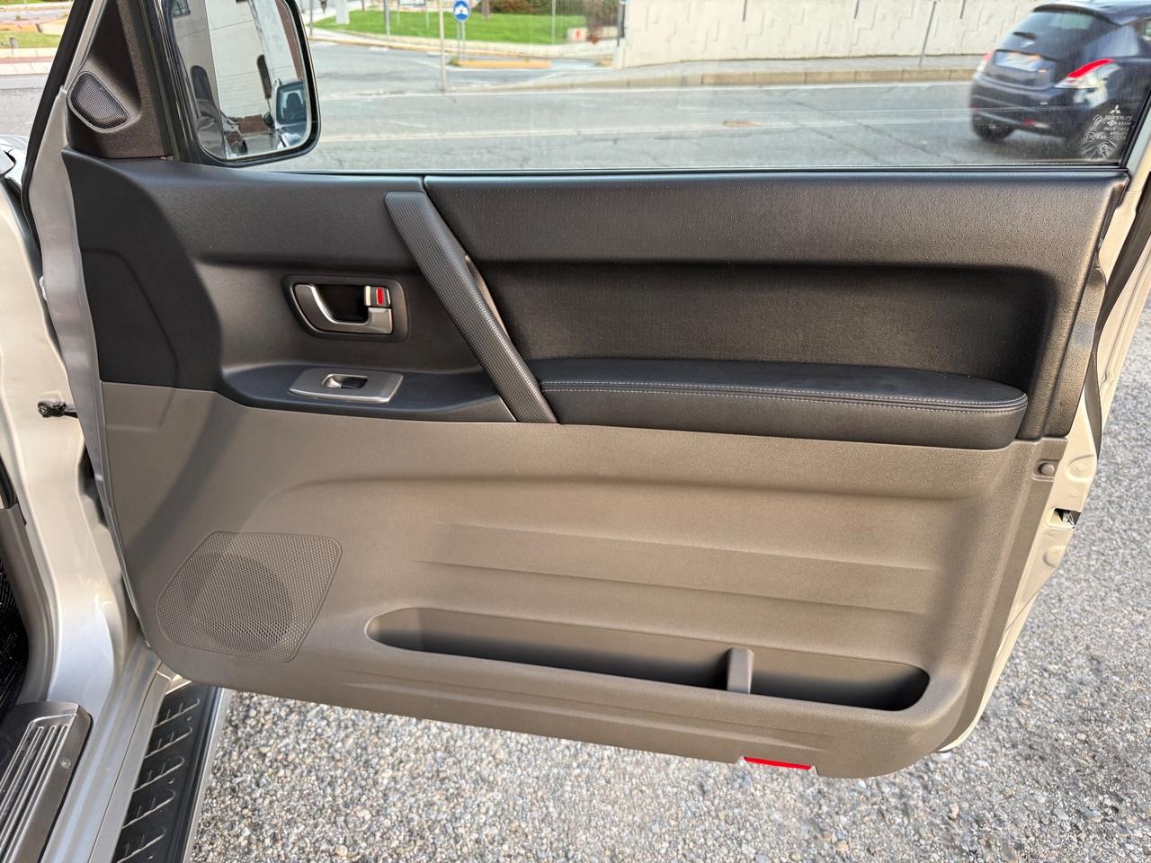 Mitsubishi Pajero 3.2 16V DI-D 5p. GLS2