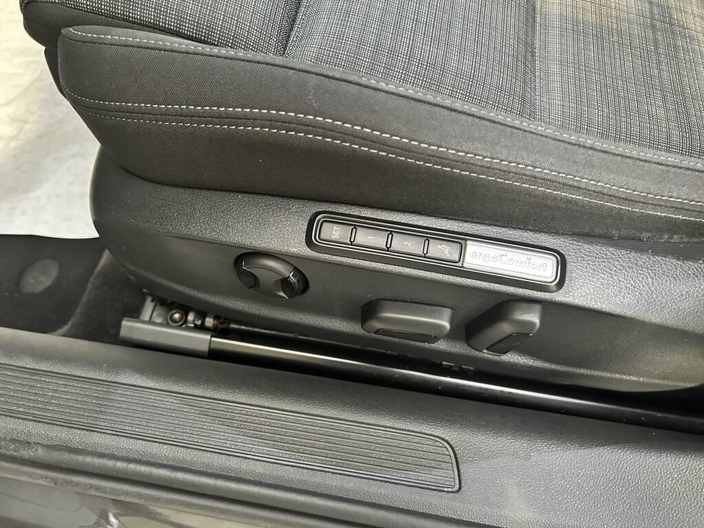 Volkswagen Passat 1.6 TDI SCR BMT Business DSG