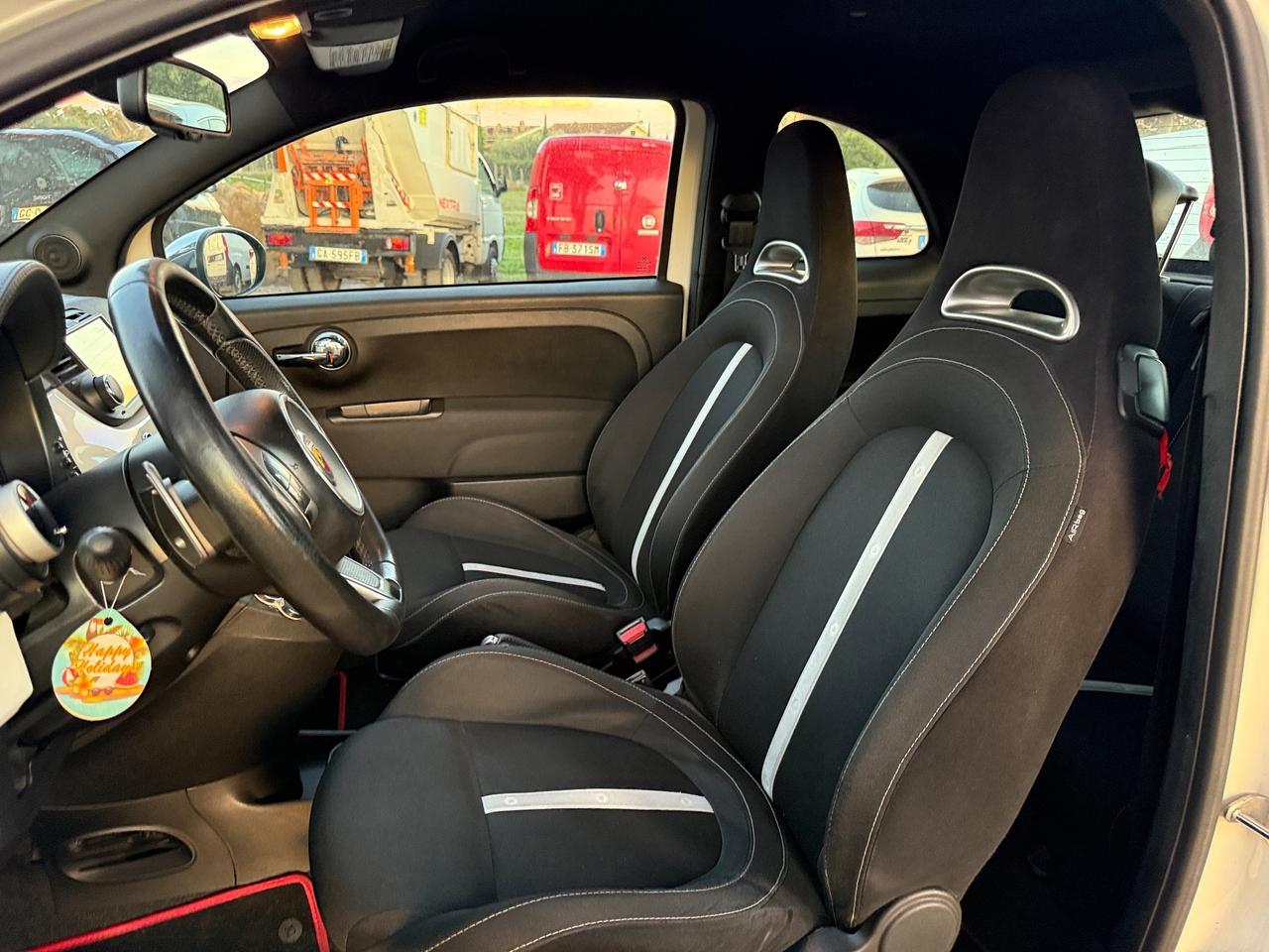 Abarth 500 1.4 Turbo T-Jet Custom