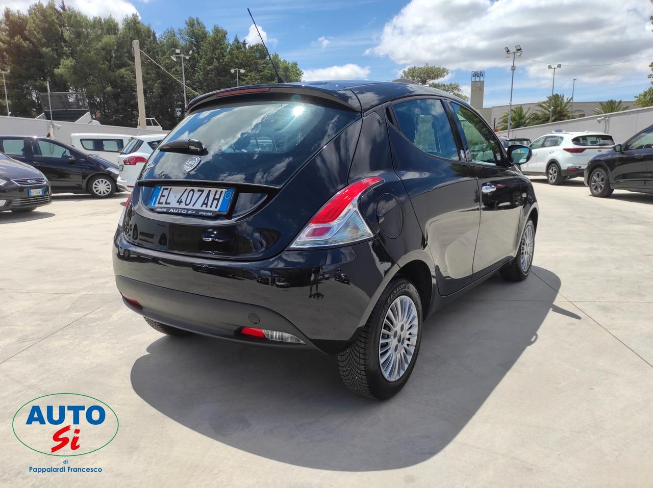 Lancia Ypsilon 1.2 Benz/GPL - 69cv NEOPATENTATI