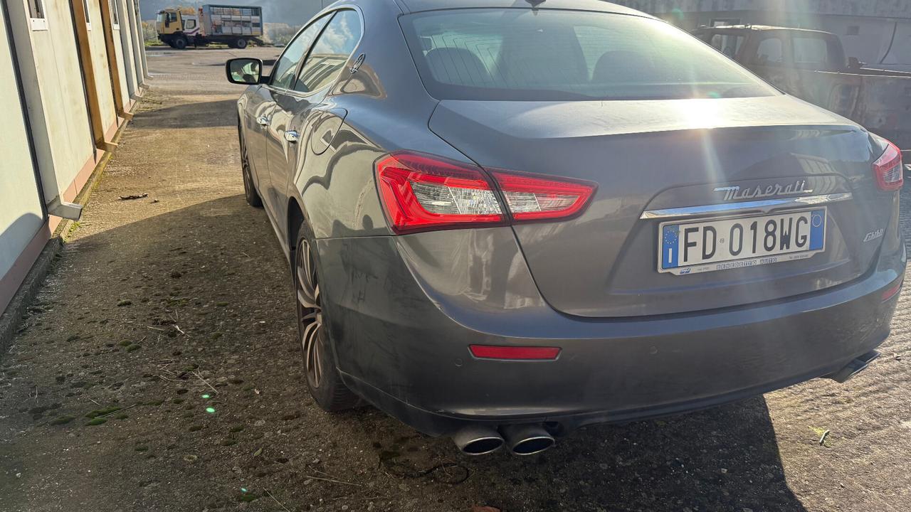 Maserati Ghibli V6 Diesel 250 cv motore rotto