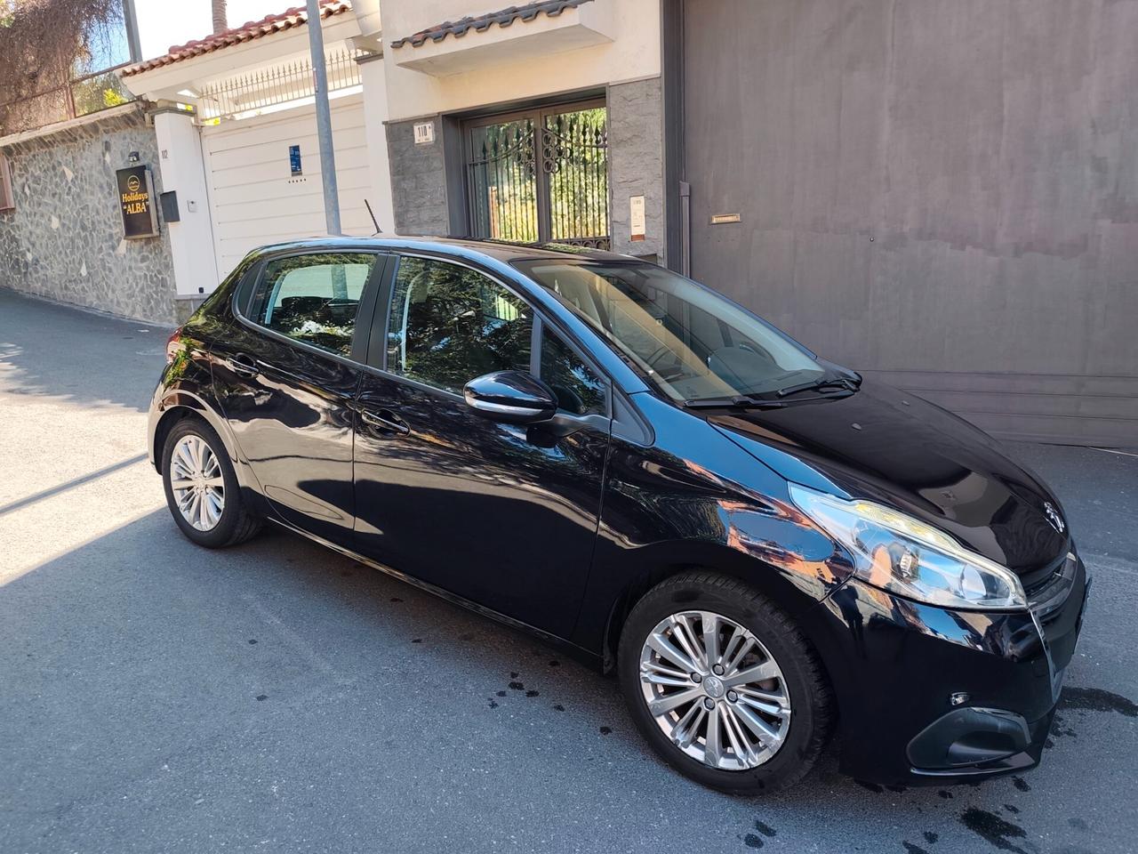 Peugeot 208 1.2 benzina 2018 solo 78.000 km