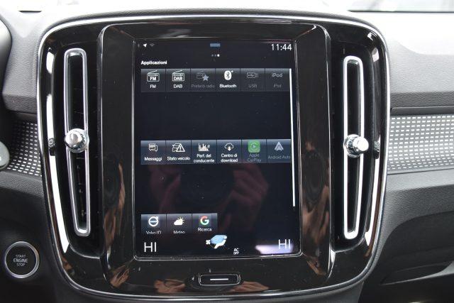 VOLVO XC40 T5 Recharge Plug-in Hybrid R-design