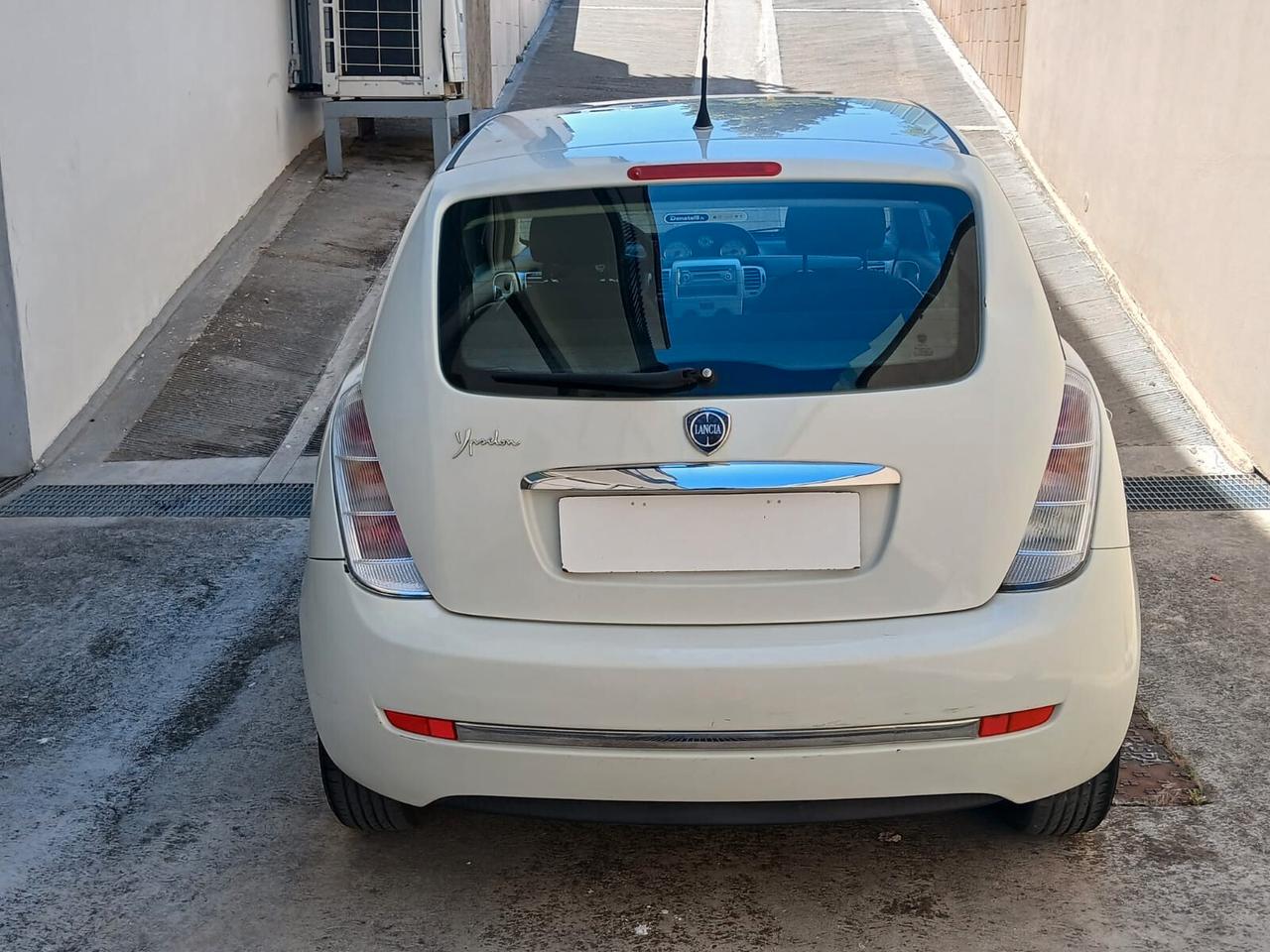 Lancia Ypsilon 1.2 69 CV Unyca