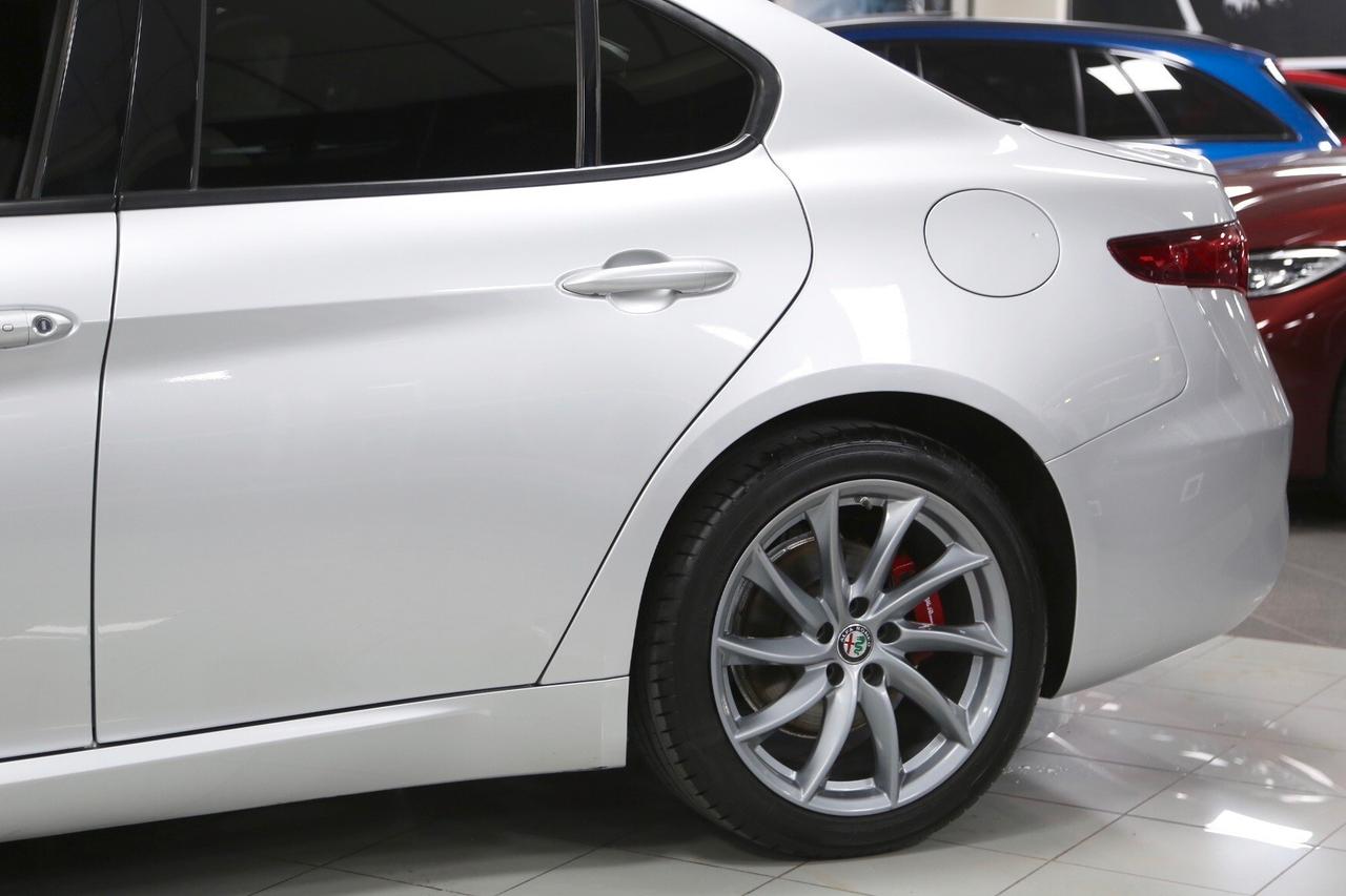 Alfa Romeo Giulia 2.2 Turbodiesel 160 cv AT8 Rosso Edizione