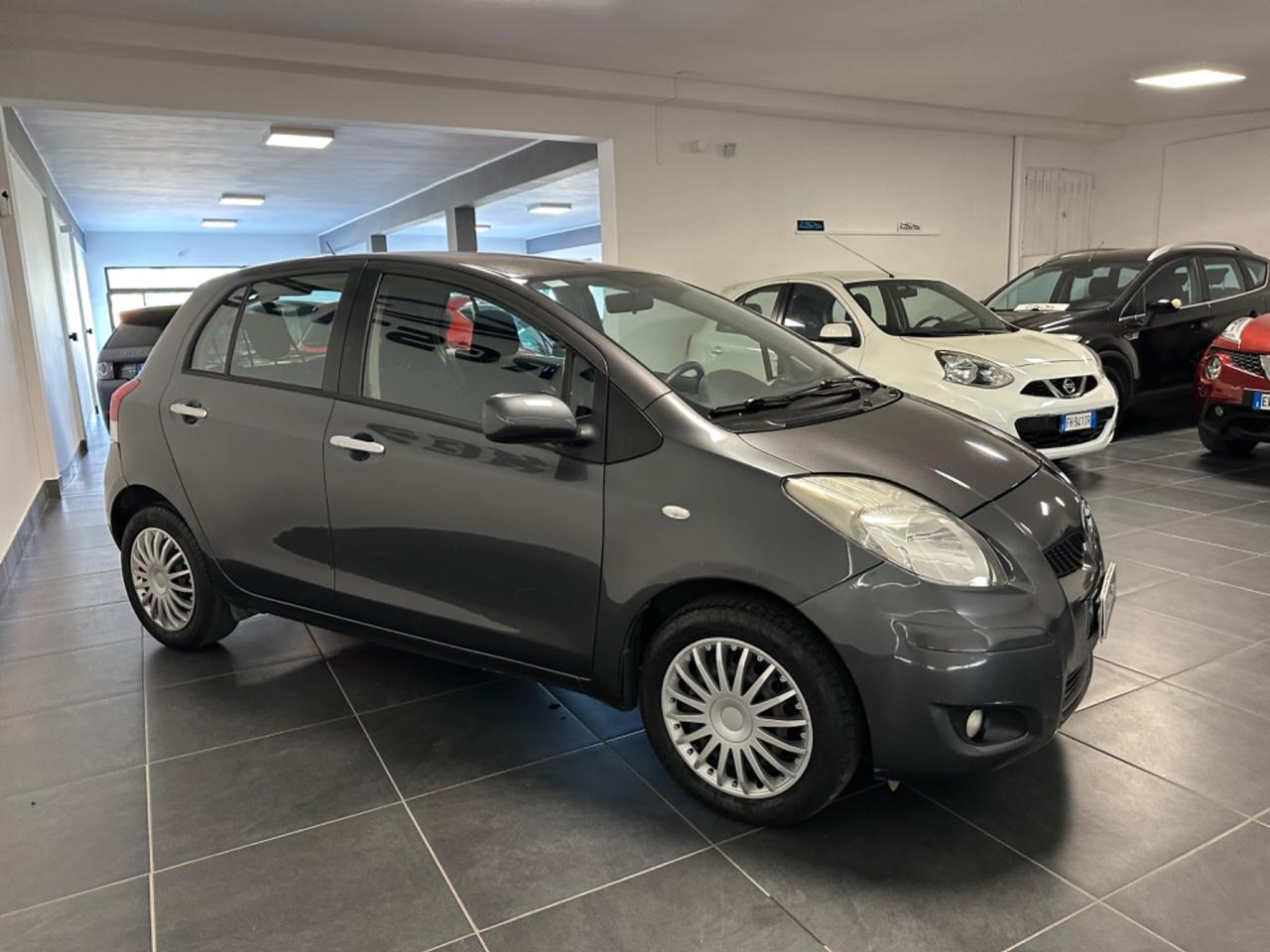 TOYOTA YARIS 1.3 AUTOMATICA NEOPATENTATI GARANZIA
