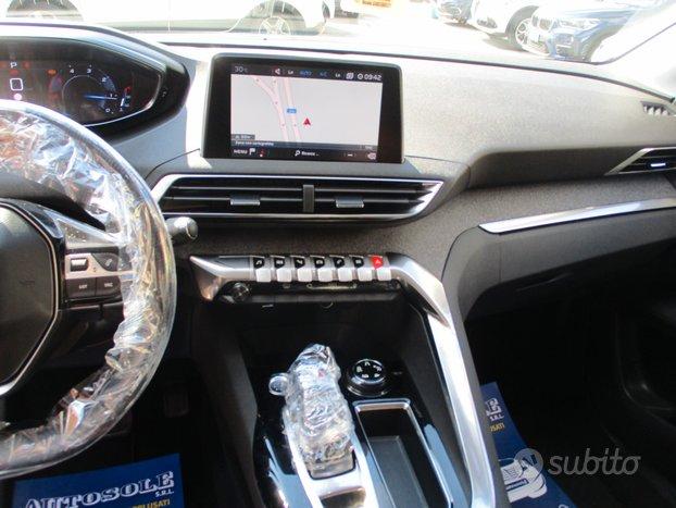 Peugeot 3008 NAVI/PDC/CAMERA/LED/CROMO