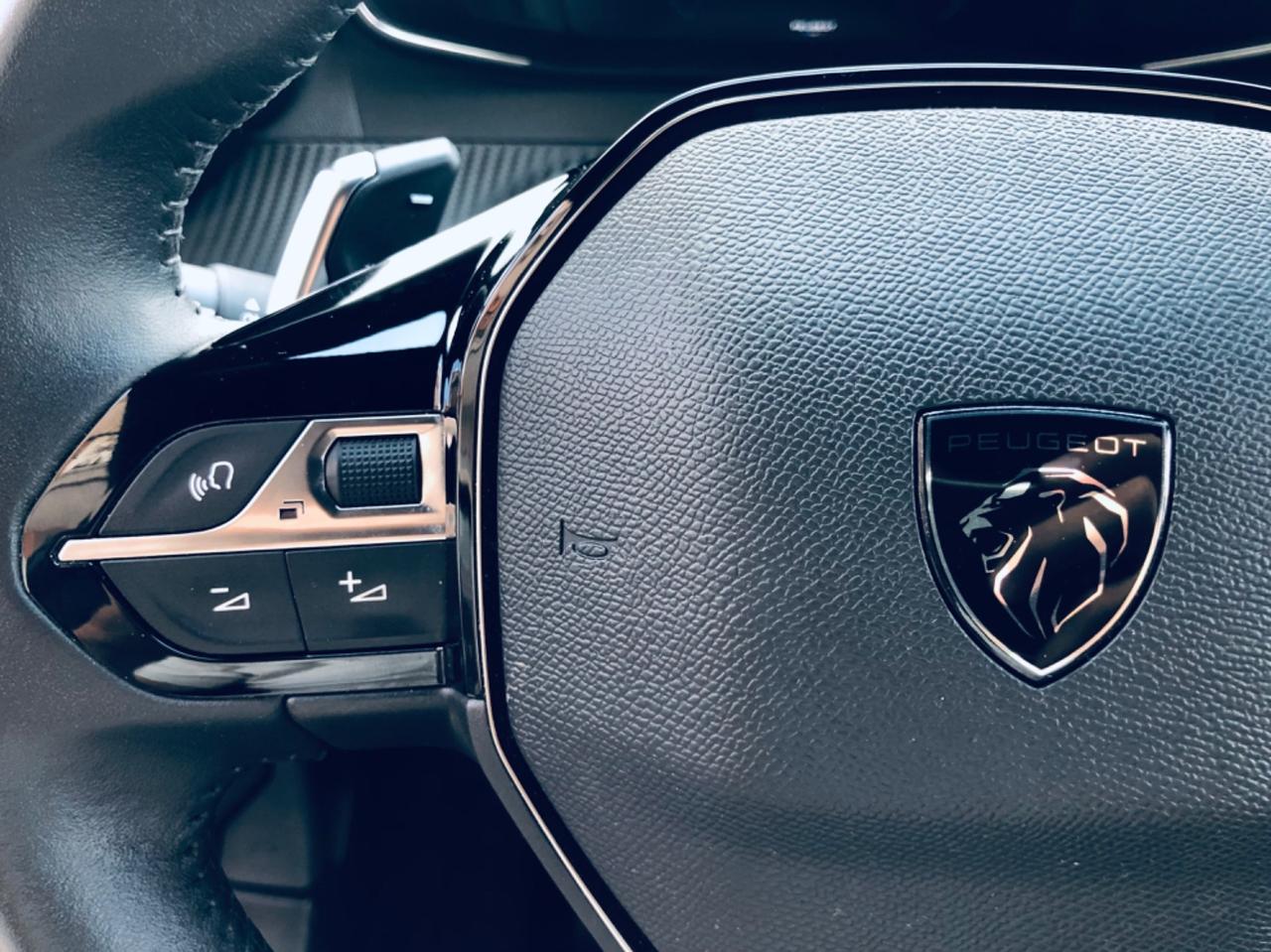 Peugeot 2008 PureTech 130 S&S EAT8 Allure