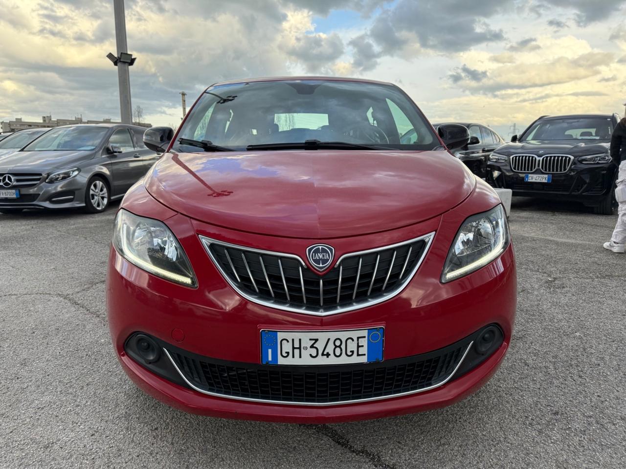 Lancia Ypsilon 1.0 FireFly 5 porte S&S Hybrid Ecochic Silver