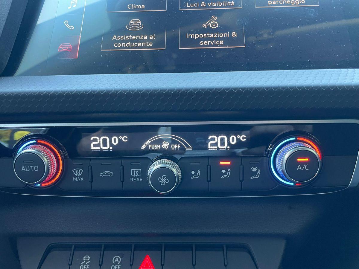 AUDI A1 SPTB IDENTITY CONTRAST 25TFSI 95cv