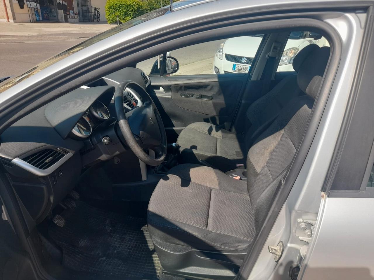 Peugeot 207 1.4cc gpl 12 mesi garanzia-2013
