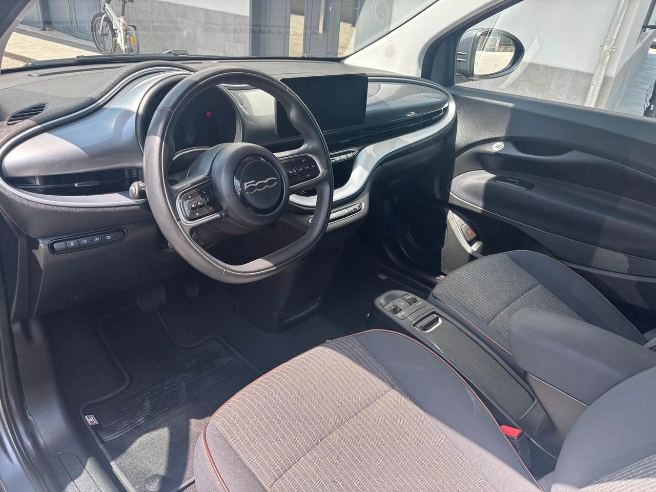 Fiat 500e 3+1 42 kWh Icon