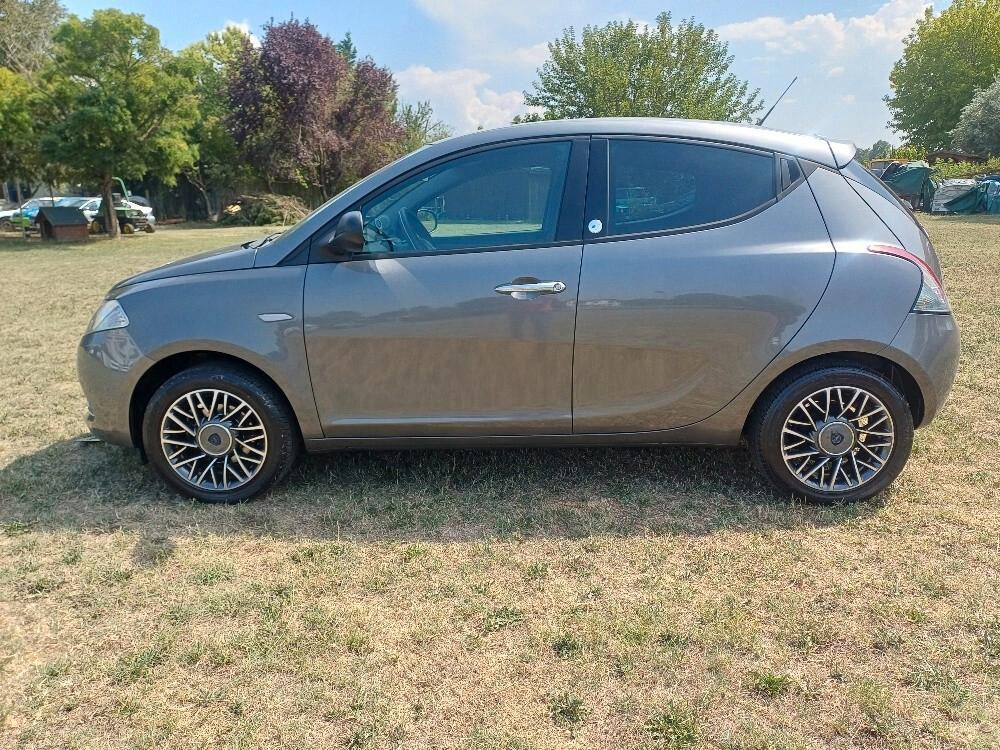 Lancia Ypsilon 1.2 69 CV 5 porte GPL Ecochic Gold