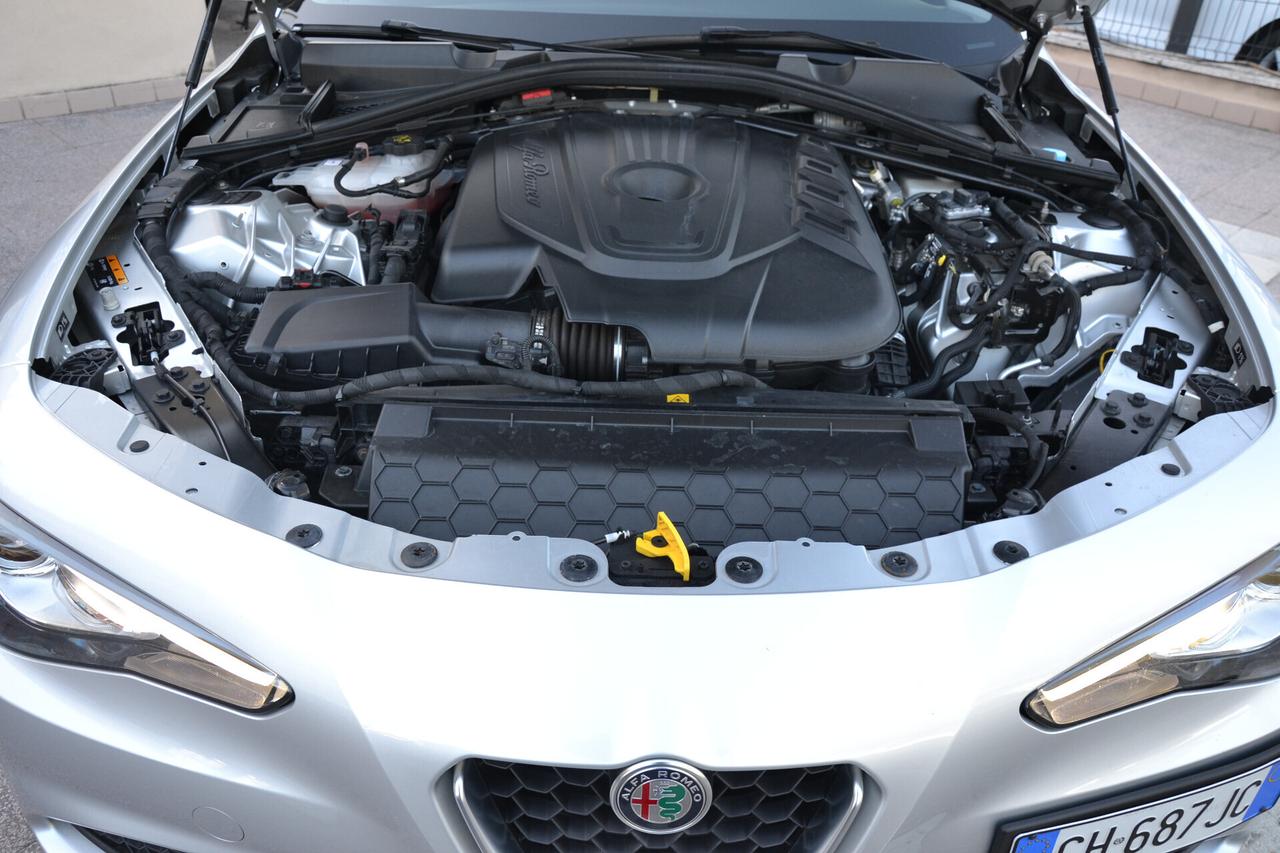 Alfa Romeo Giulia 2.2 160CV AT8 ROSSO EDIZIONE *PAD.F1-NAV-LED-TELEC