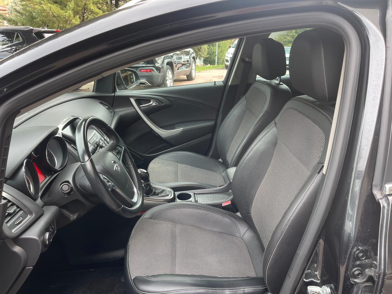 Opel Astra 1.7 CDTI 125CV Sports Tourer Cosmo NEO PATENTATO