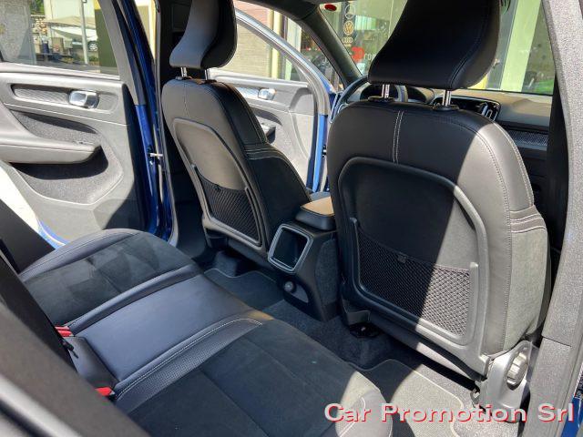 VOLVO XC40 T3 R-design