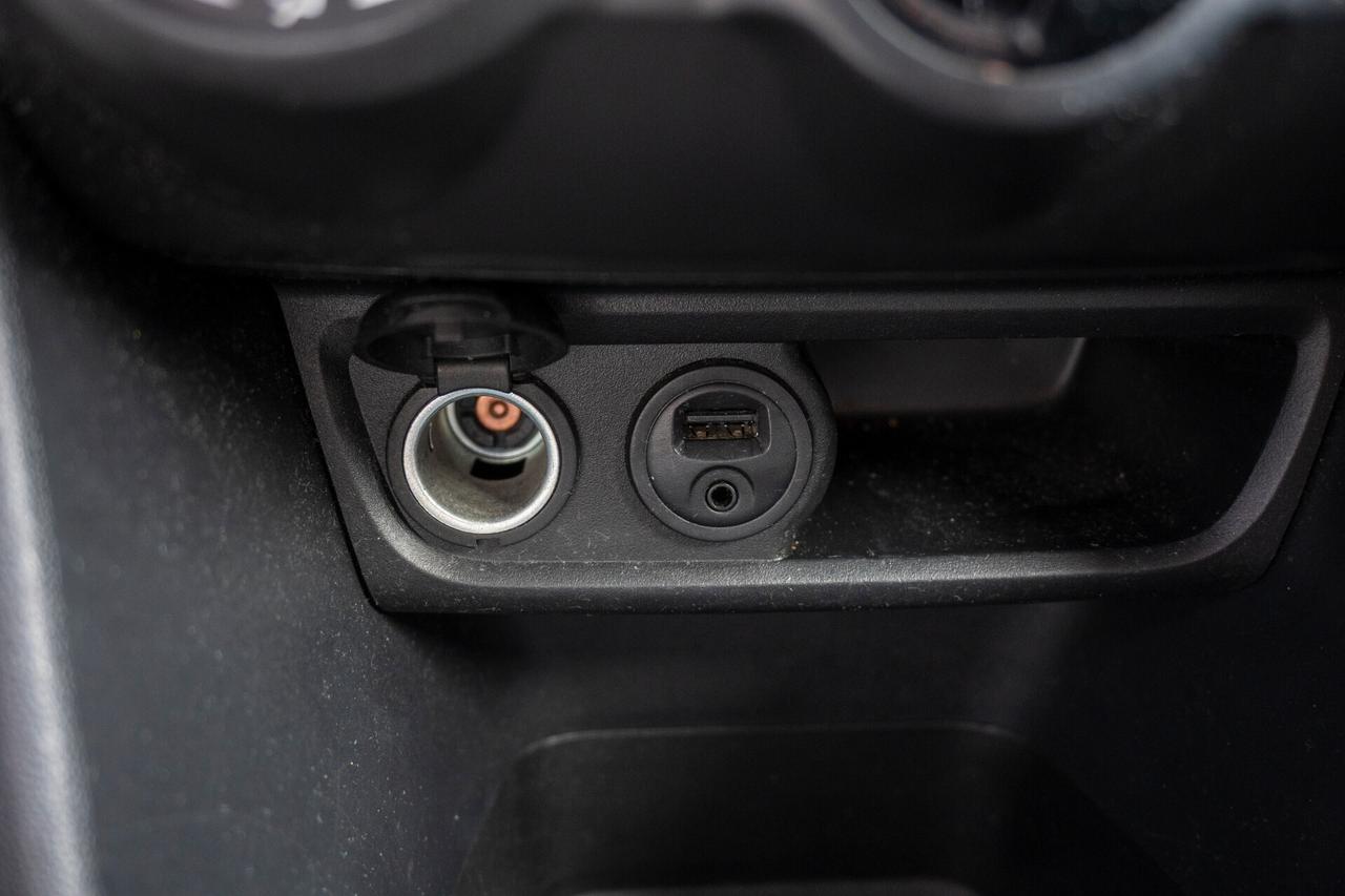 Peugeot 208 1.4 HDi 68 CV - NEOPATENTATI