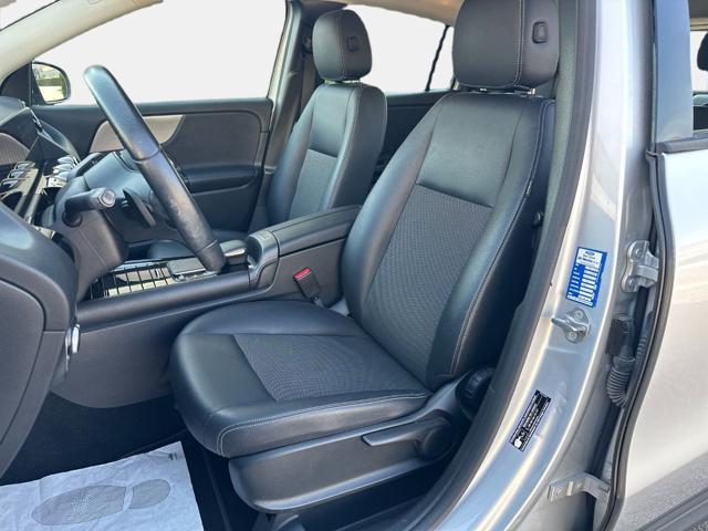 MERCEDES-BENZ GLA 200 d Automatic Business Extra