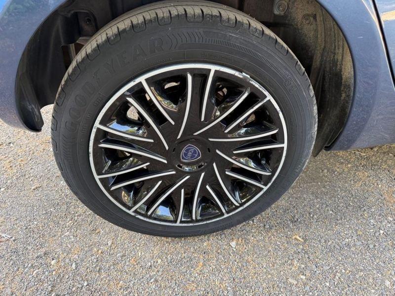 Lancia Ypsilon 1.0 FireFly Hybrid GOLD.+ GPL