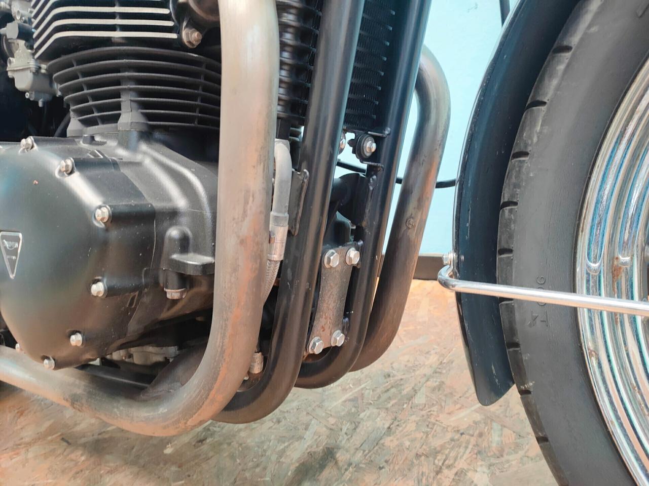 Triumph Bonneville 800: l'intramontabile scrambler