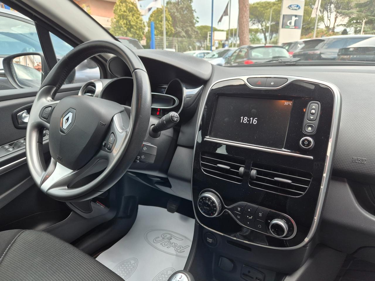 Renault Clio 1.2 75CV 5 porte COSTUMWENATIONAL