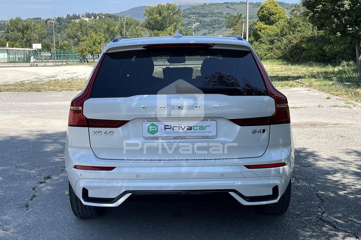VOLVO XC60 B4 (d) AWD automatico Plus Dark