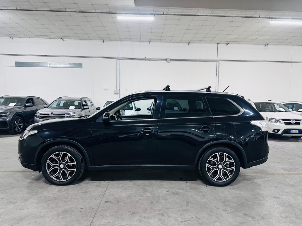 Mitsubishi Outlander 2.2 DI-D 4WD Intense