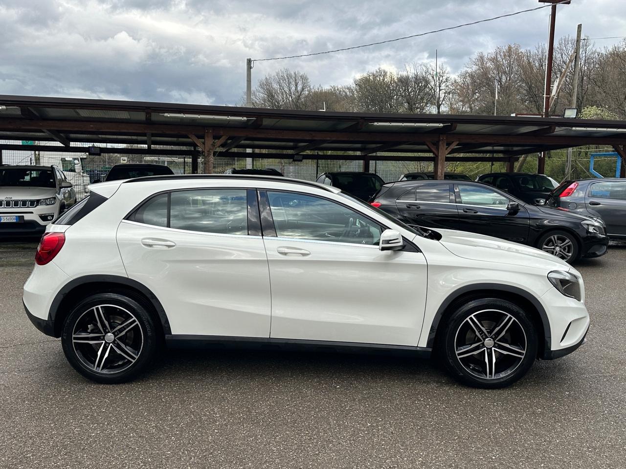 Mercedes-benz GLA 180 d Premium automatico