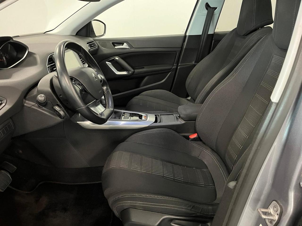 Peugeot 308 SW-1.2 puretech-Allure-EURO6B