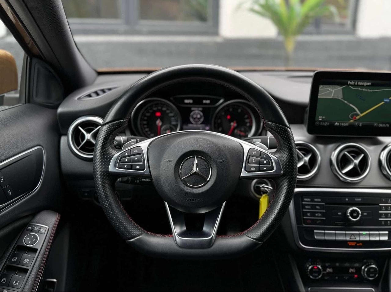 Mercedes-benz GLA 180 AMG