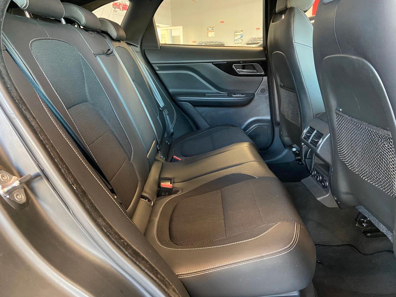 Jaguar F-Pace 2.0 D 180 CV R-Sport