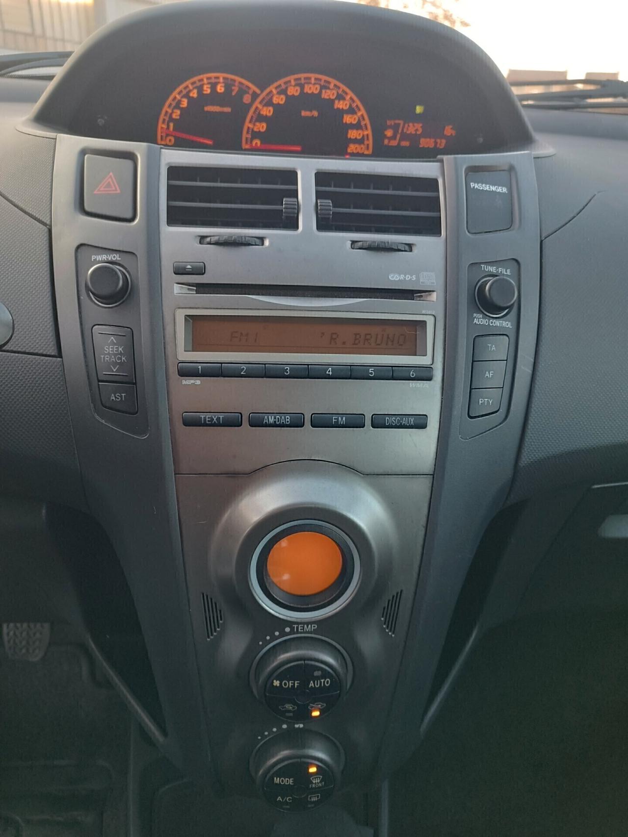 Toyota Yaris 1.3 benzina frizione nuova