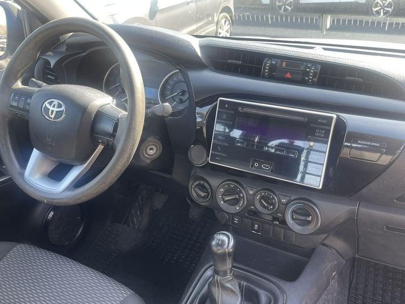 Toyota Hilux 2.4 D-4D 4WD double cab 4 porte Comfort