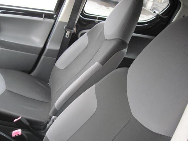 Peugeot 107 1.0 5 porte NEOPATENTATI